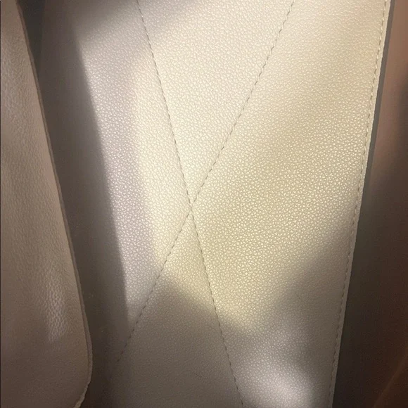 Chic White Monogram Hobo Bag - Picture 7 of 7